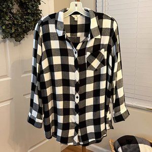 TERRA & SKY BLACK & WHITE CHECKERED BUTTON DOWN BLOUSE - SUPER SOFT